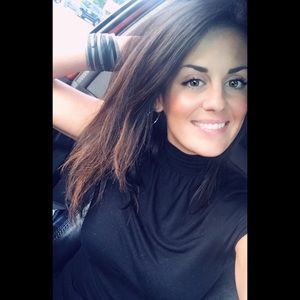 Meet your Posher, Casey